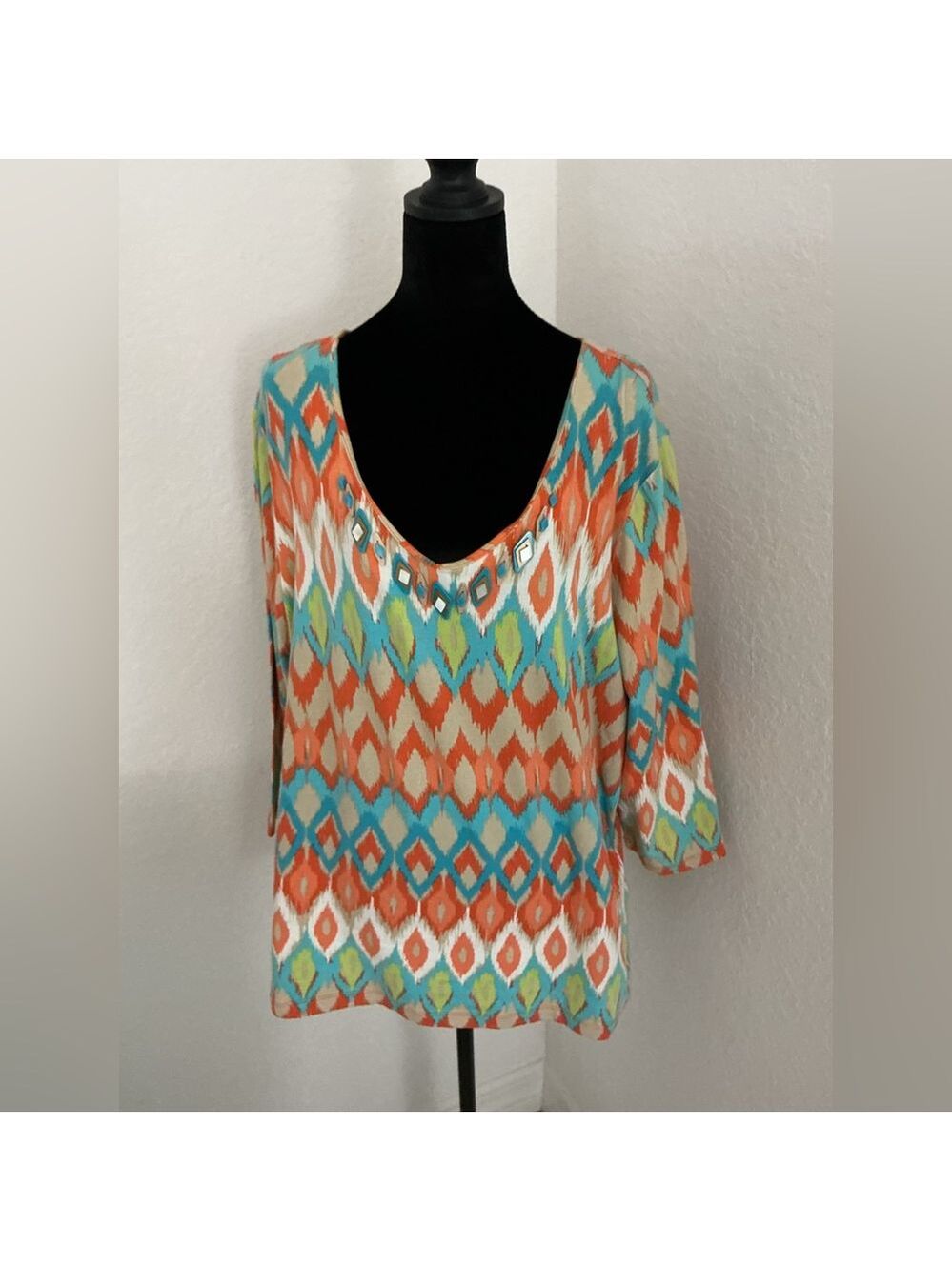 Ruby Rd. Woman Ikat Print Embellished V-Neck 3/4 Sleeve Top – size 2X - Picture 2 of 13